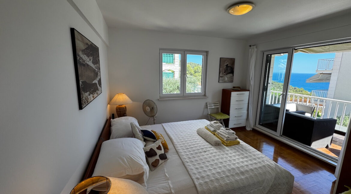Hvar Apartment with Garage and Balcony