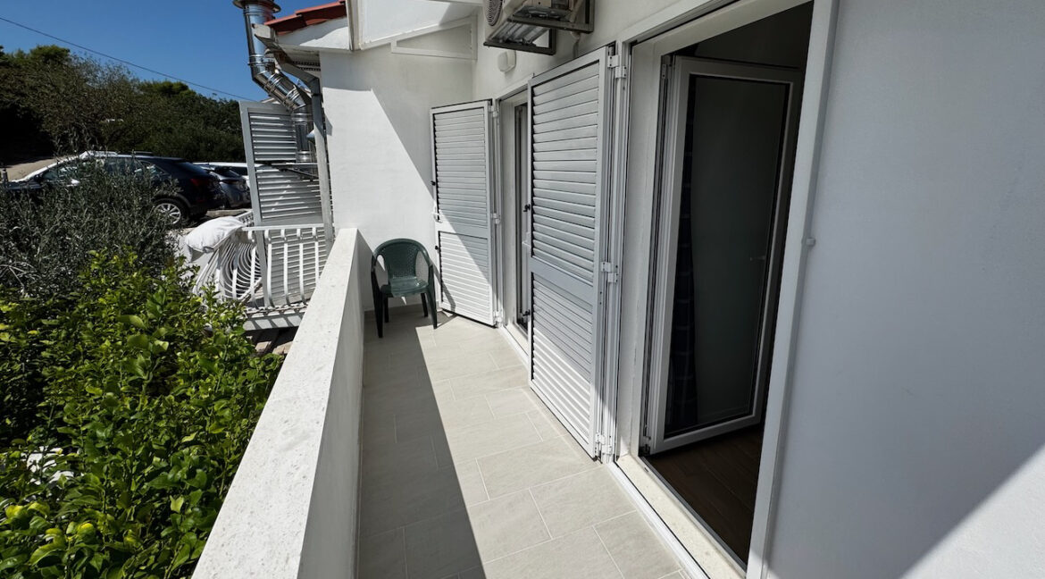 Hvar Town sea view duplex – balcony from bedroom