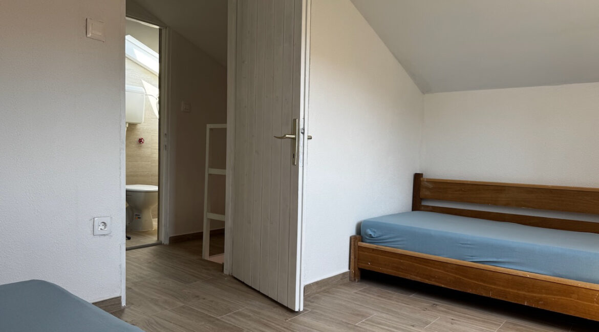 Hvar Town sea view duplex – upper floor bedroom