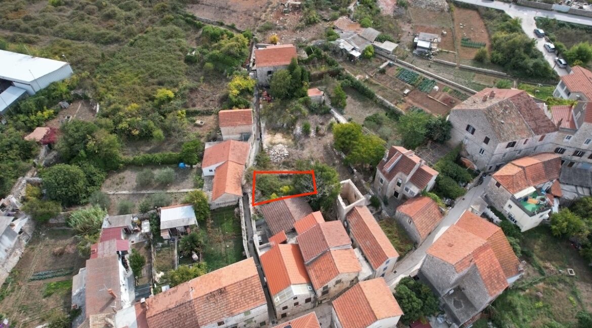 Building Plot Stari Grad – Traditional Surroundings