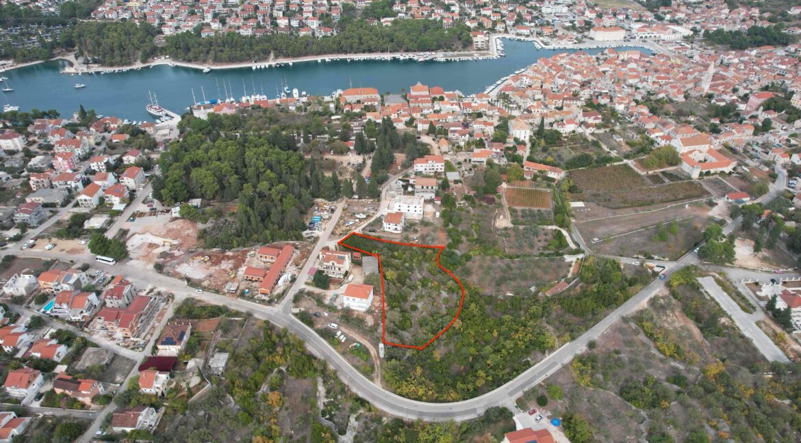 Investment Land Hvar – Location Overlooking Stari Grad Harbour