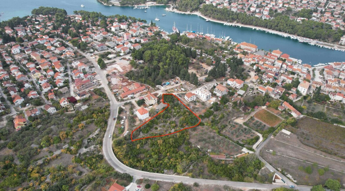 Investment Land Hvar – Elevated View Towards the Sea