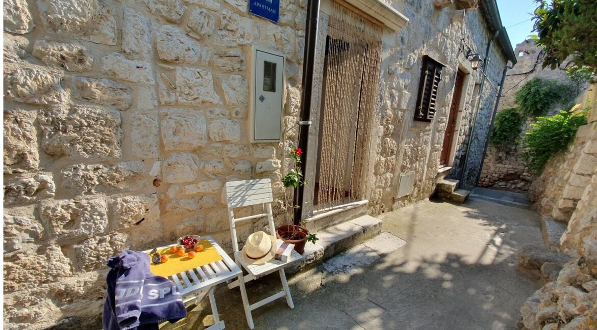 Entrance on Quiet Old Town Lane