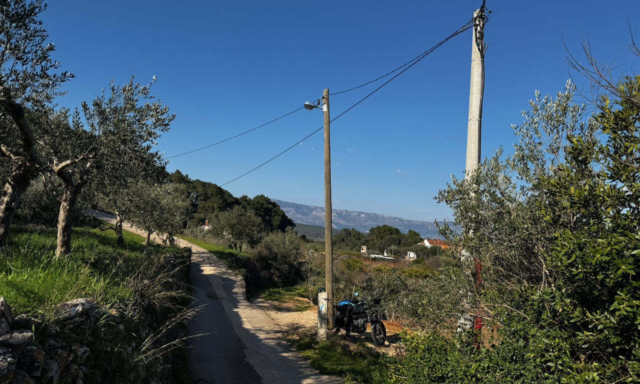 DOL17 – Electricity at the access point - IMG_3430