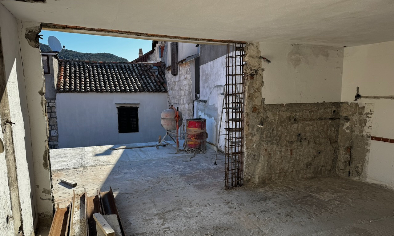 Top Floor Room with Outlook